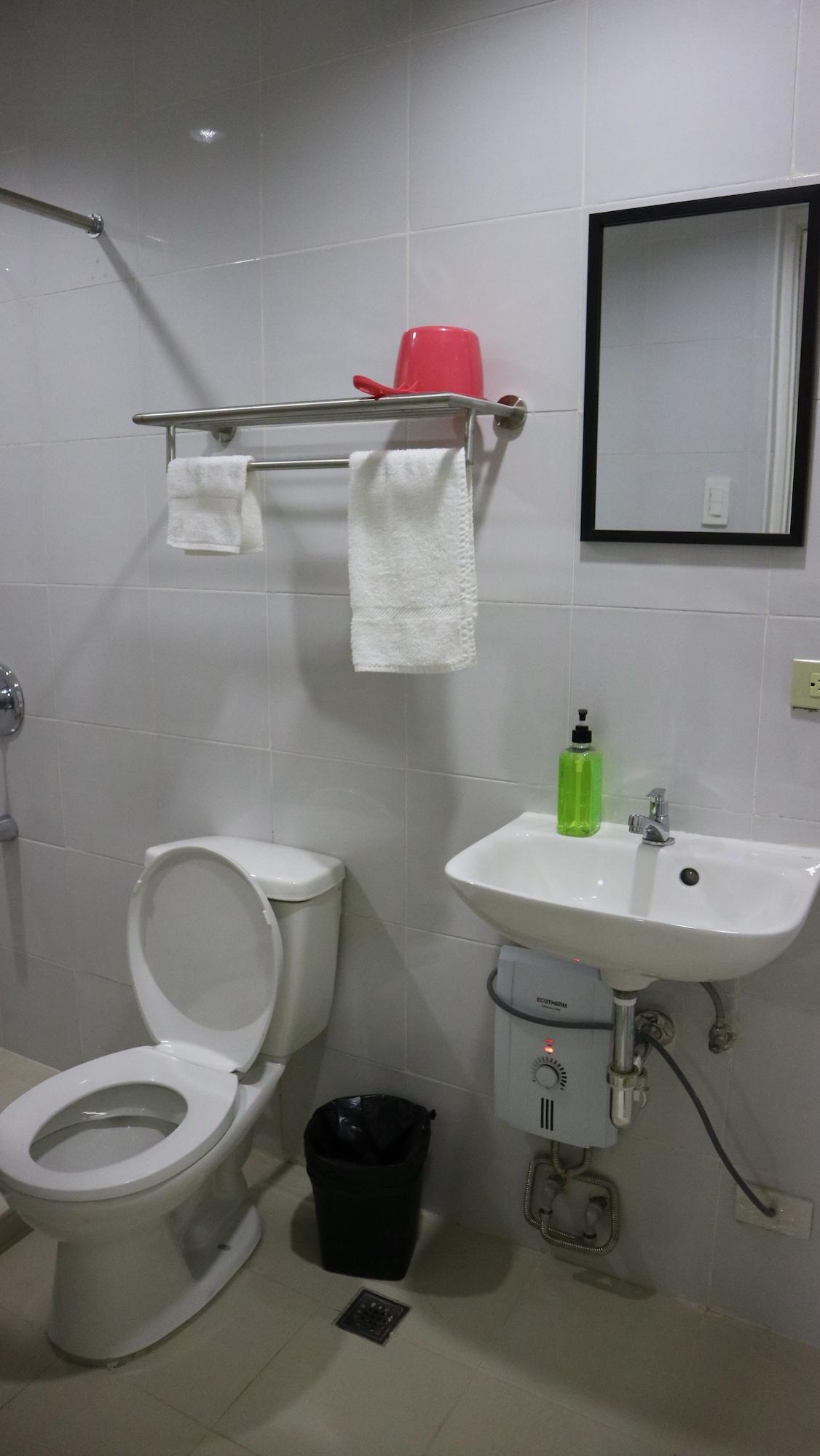 Doniti Suites And Events Place Mandaluyong Eksteriør bilde
