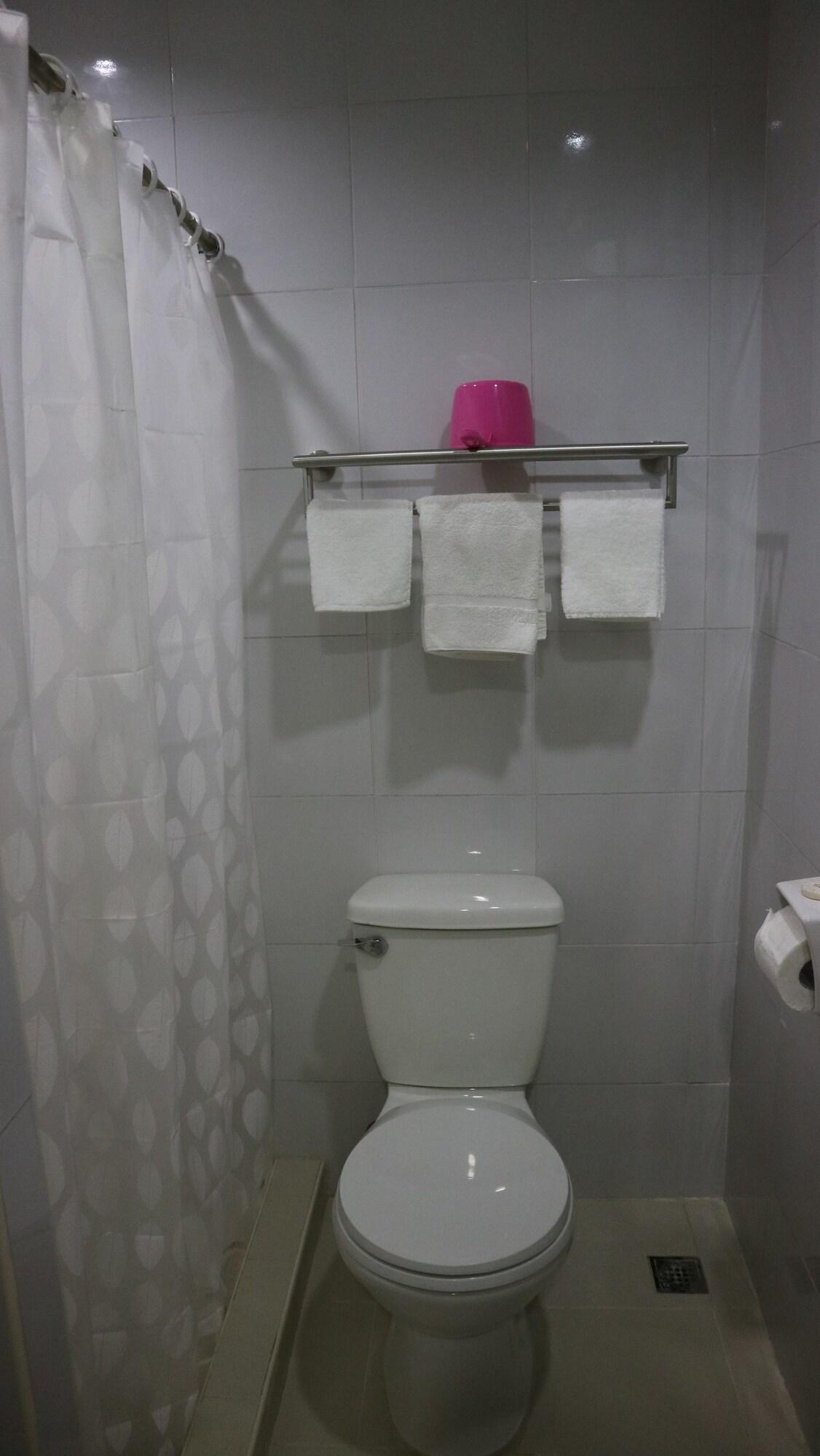 Doniti Suites And Events Place Mandaluyong Eksteriør bilde